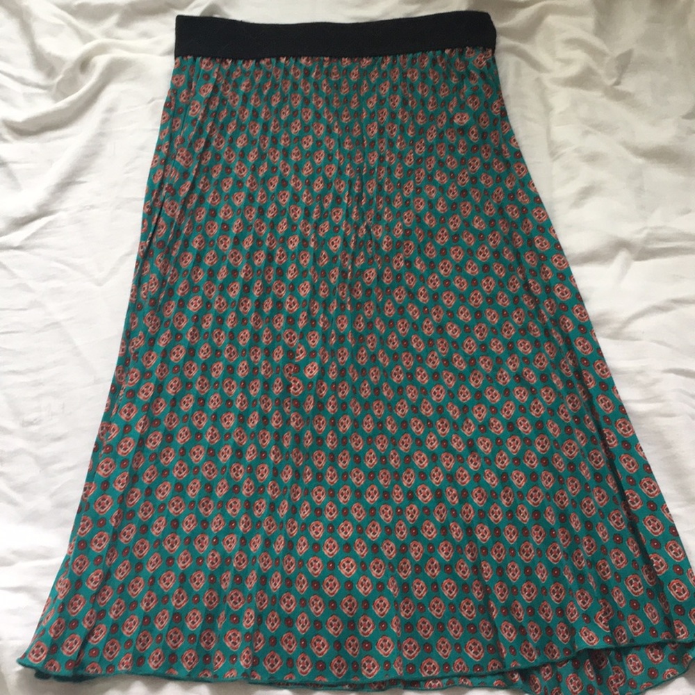 LuLaRoe Midi Pleated Skirt Size Small. Worn Once